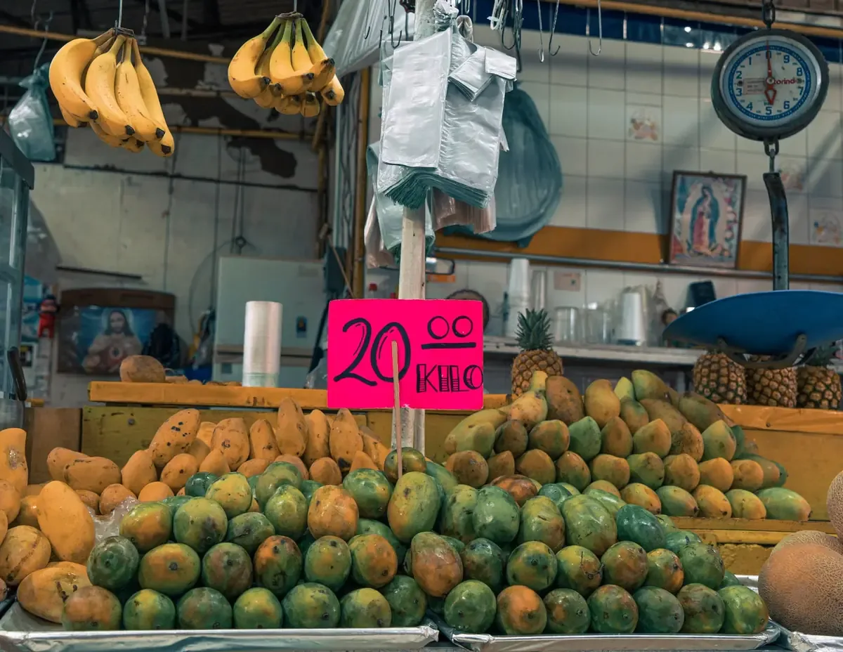 La dependencia del aguacate de Michoacán hacia Estados Unidos resalta vulnerabilidades en su industria.