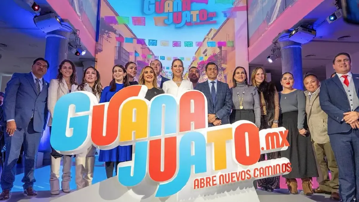 Miembros de la comitiva de Guanajuato rumbo a la Feria Internacional de Turismo en Madrid.