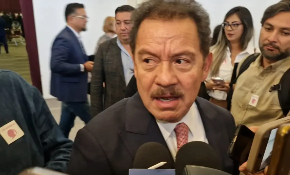 El senador Ignacio Mier critica a la gobernadora de Chihuahua por justificar la intervención externa en asuntos nacionales.
