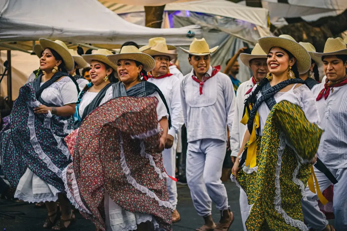 Aunque México lidera la migración indocumentada, su proporción ha disminuido significativamente en la última década.