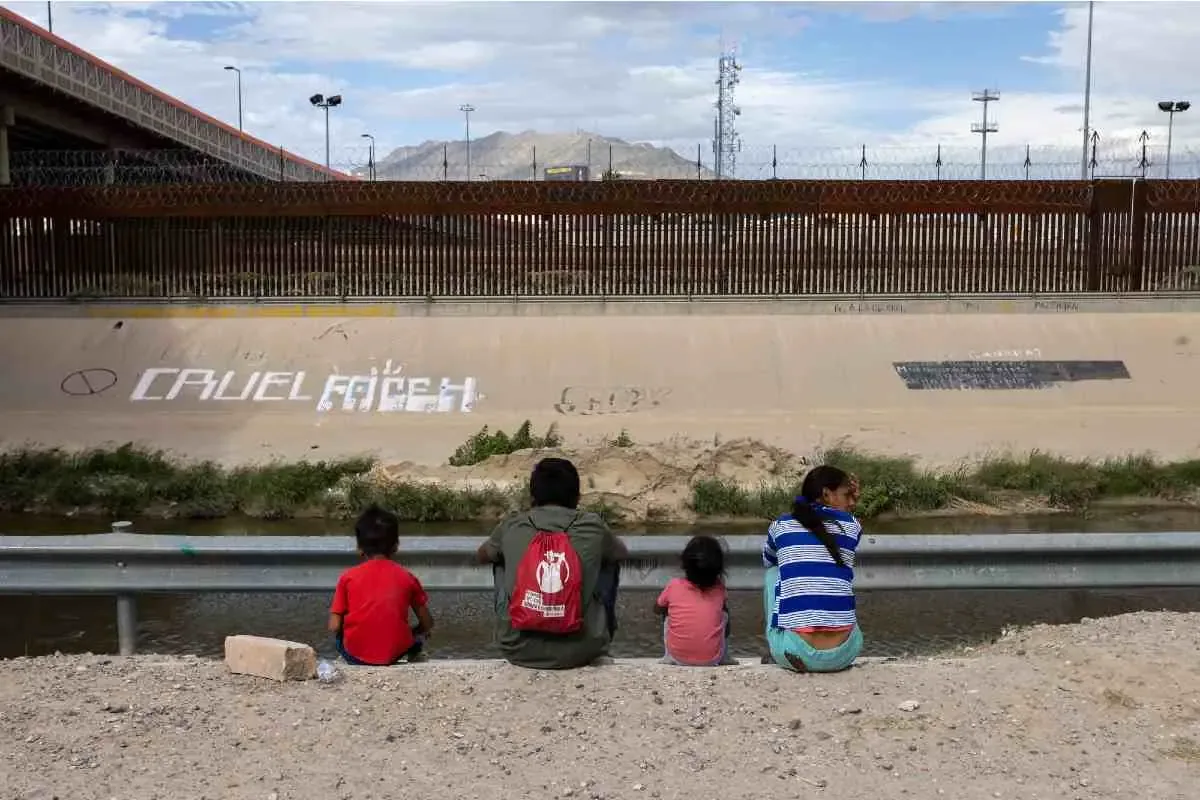 Conocer el proceso de deportación y las opciones legales es vital para los migrantes.