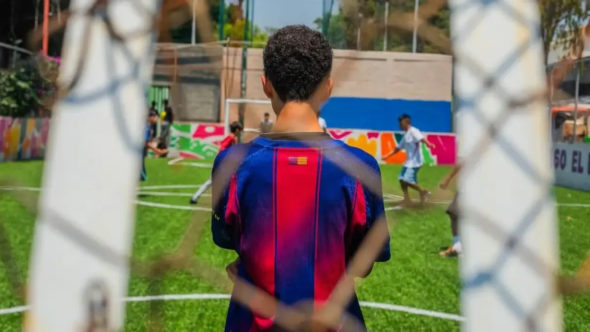 Este equipo de futbol ofrece esperanza y comunidad a niños migrantes en la capital.