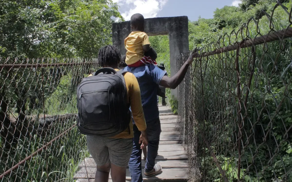 Los cambios en las rutas migratorias responden a operativos de control en México.