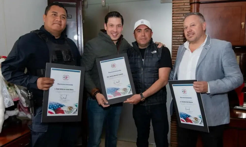 Migrantes llegan a El Marqués con el apoyo de autoridades locales.