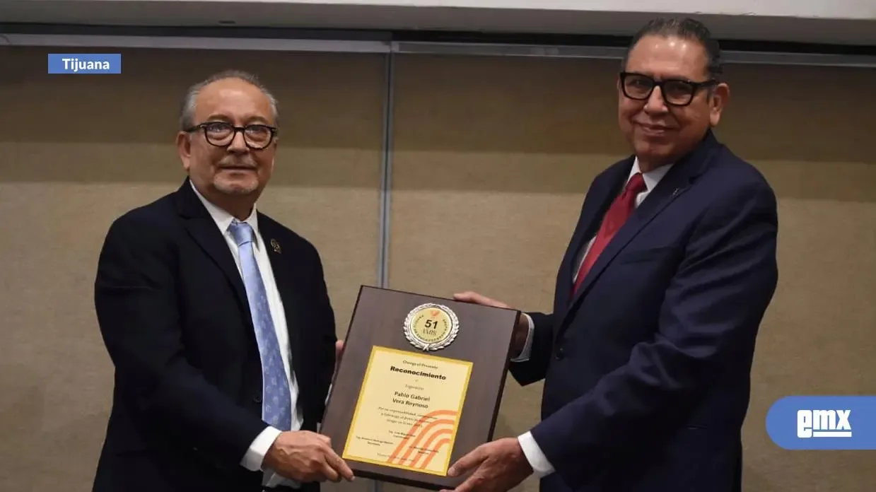 Miguel Olea Castro durante la ceremonia de toma de protesta en Tijuana.