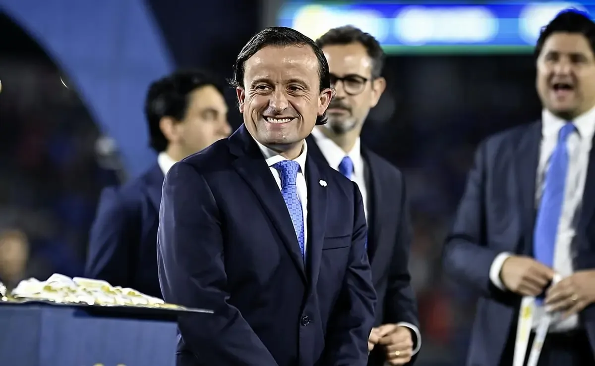 La Federación Mexicana de Futbol evalúa la propuesta de la FIFA para atraer inversión privada.
