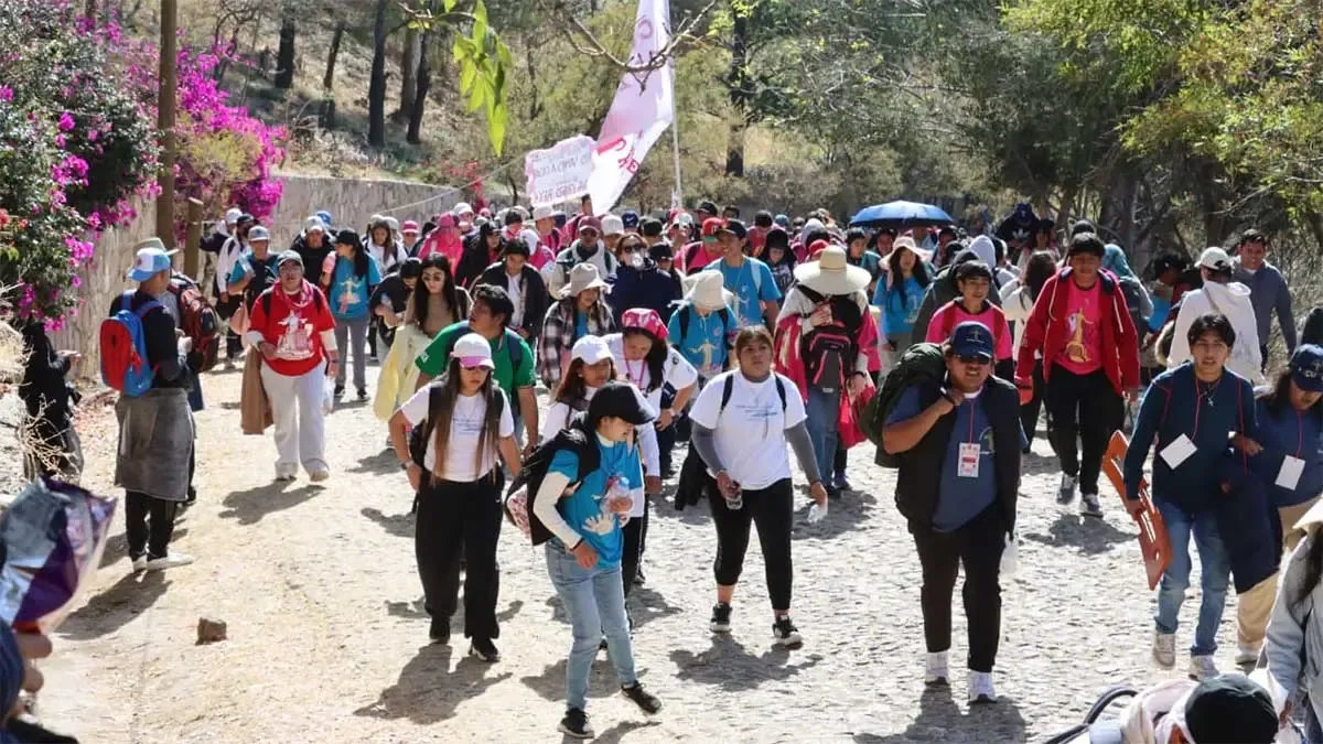 Miles de jóvenes en la Marcha Nacional Juvenil a Cristo Rey en 2026.