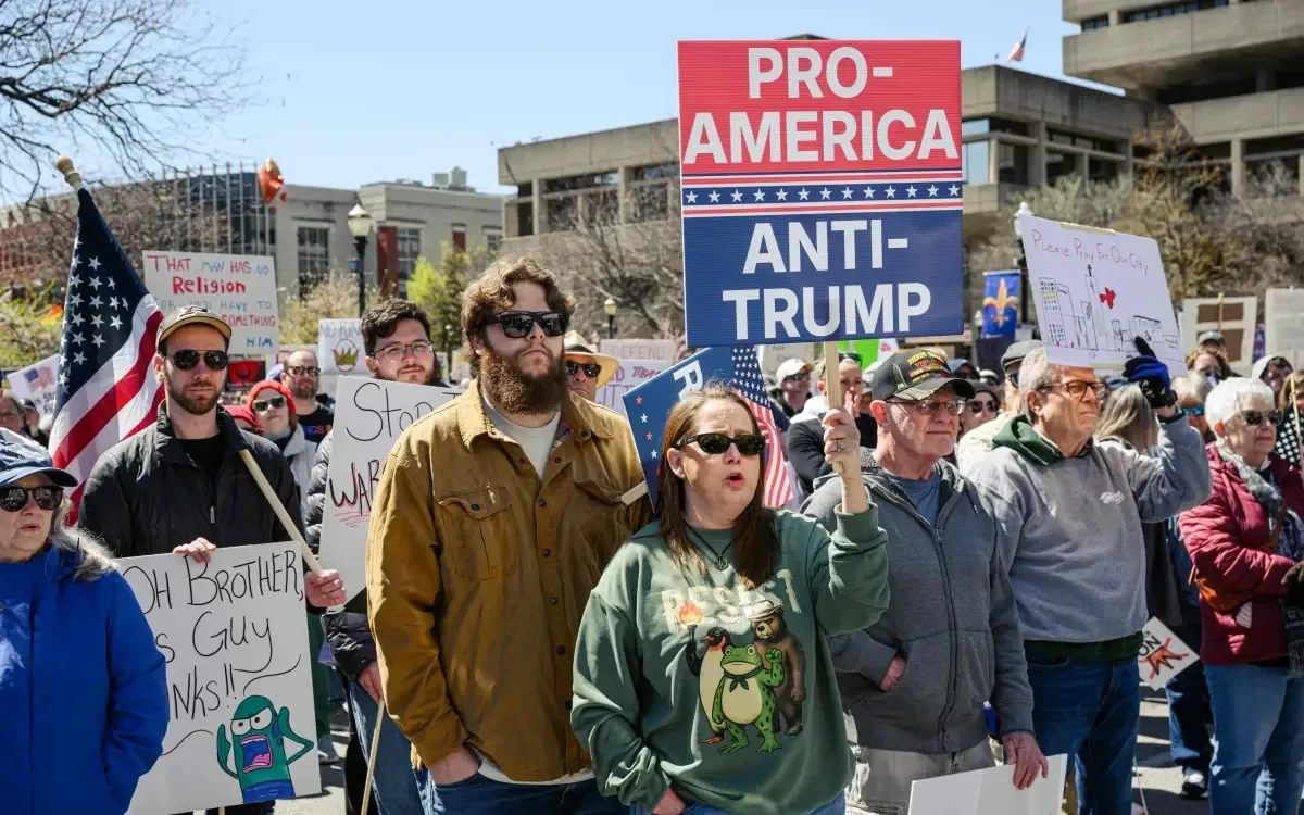 Miles de manifestantes protestan en varias ciudades por las políticas de Trump y su impacto en la comunidad migrante.