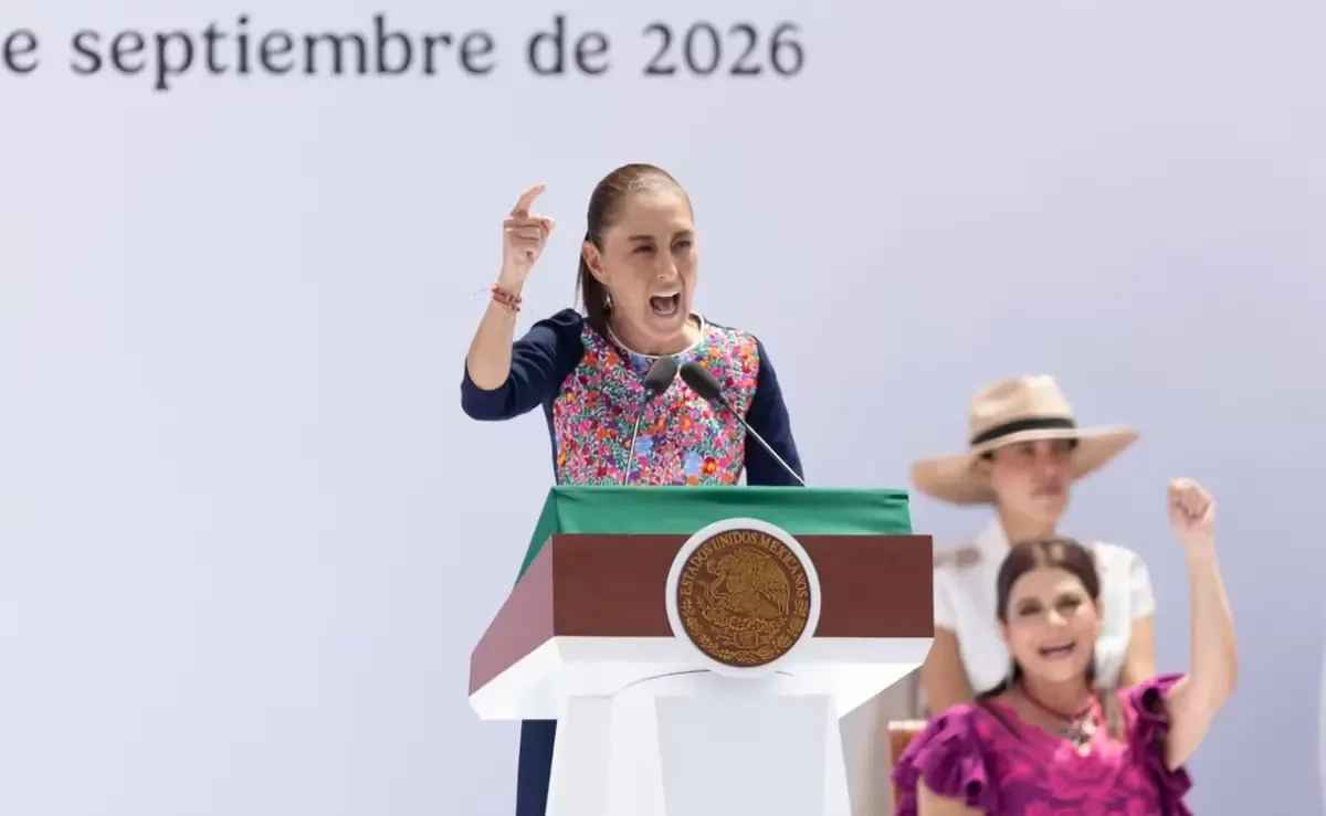 La presidenta Claudia Sheinbaum recibió apoyo popular en su rendición de cuentas en el Zócalo, con énfasis en sus logros.