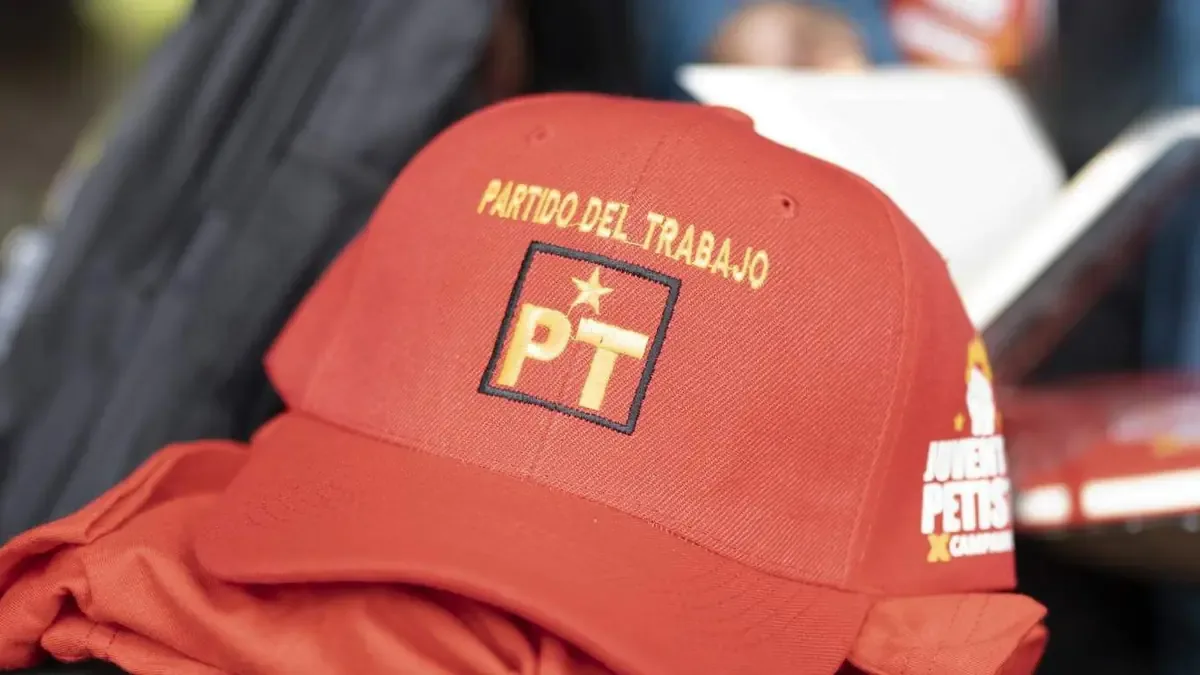 Acusaciones de agresiones verbales ponen en cuestión el manejo interno del partido en la región.