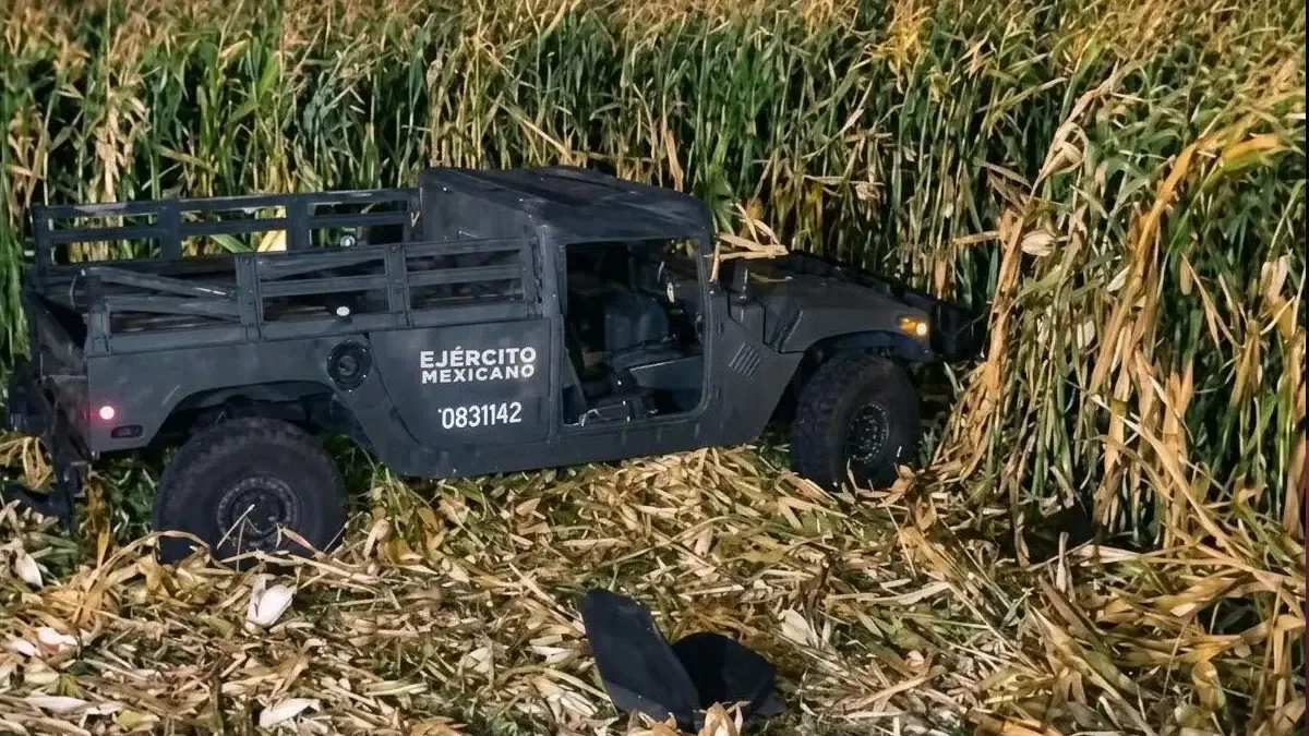Un accidente en carretera dejó un saldo trágico para el Ejército Mexicano durante la noche del sábado.