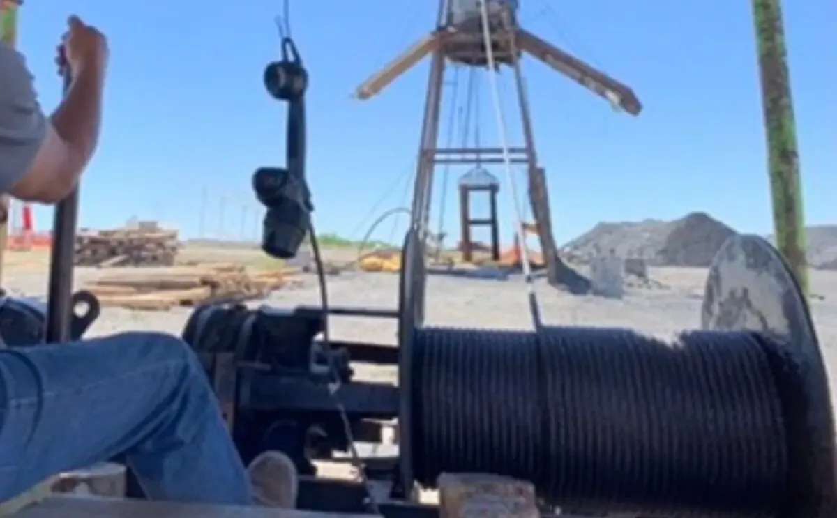 Un trabajador perdió la vida en un accidente laboral en la zona carbonífera de Coahuila, reavivando preocupaciones sobre la seguridad en las minas.
