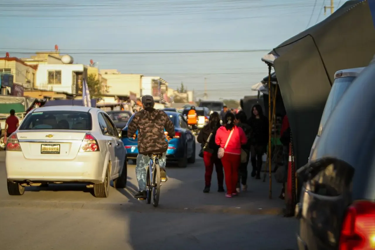 Mobilización de policía y bomberos tras explosión en Villa del Campo, Tijuana.