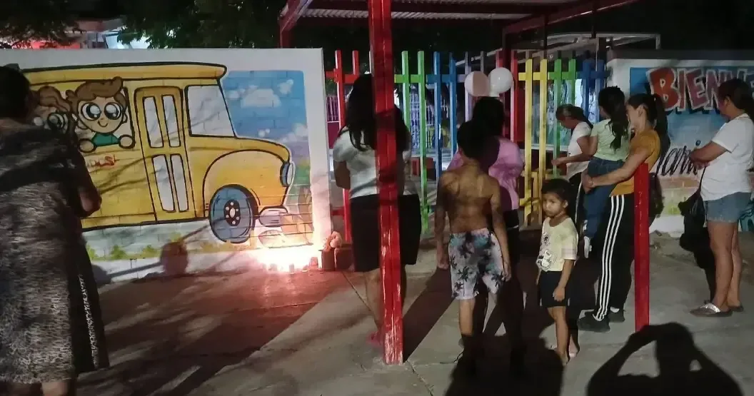 Comunidad se reúne para despedir al niño que falleció en accidente escolar.