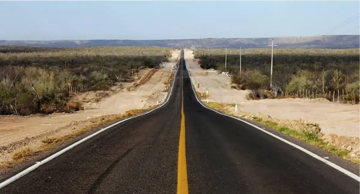 La Junta de Caminos del Estado se prepara ante el impacto del huracán Polo para evitar accidentes y daños en las vialidades.