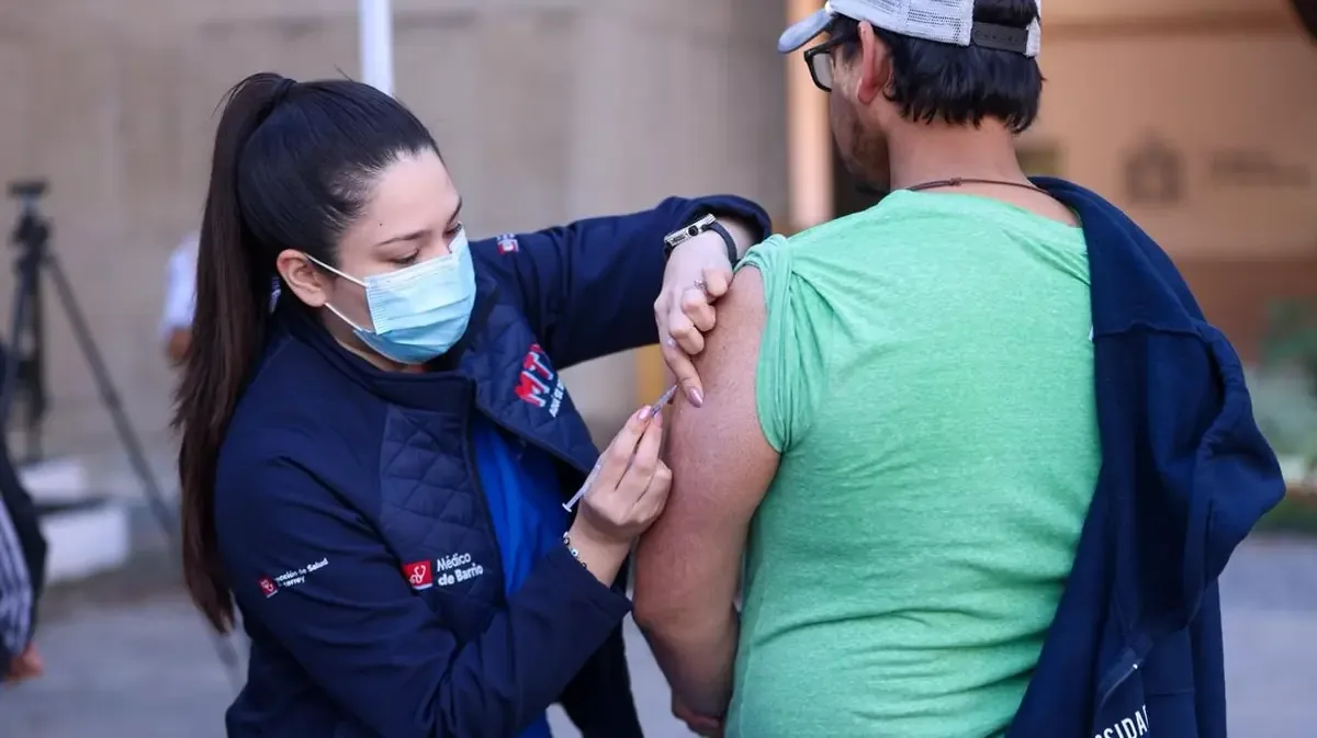 Monterrey impulsa la salud pública alcanzando 7,500 vacunas aplicadas en campaña masiva.