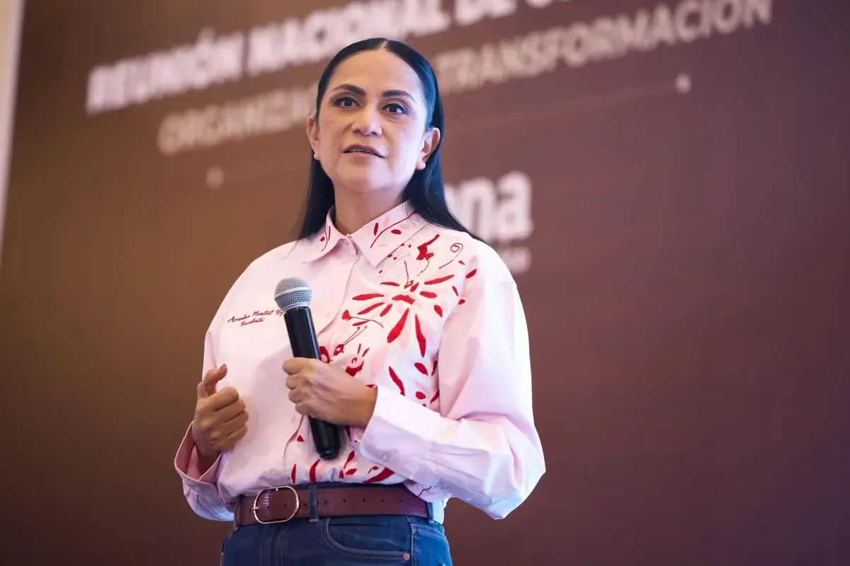 La dirigente de Morena enfatiza la importancia de la ética en el partido para cumplir su misión histórica.