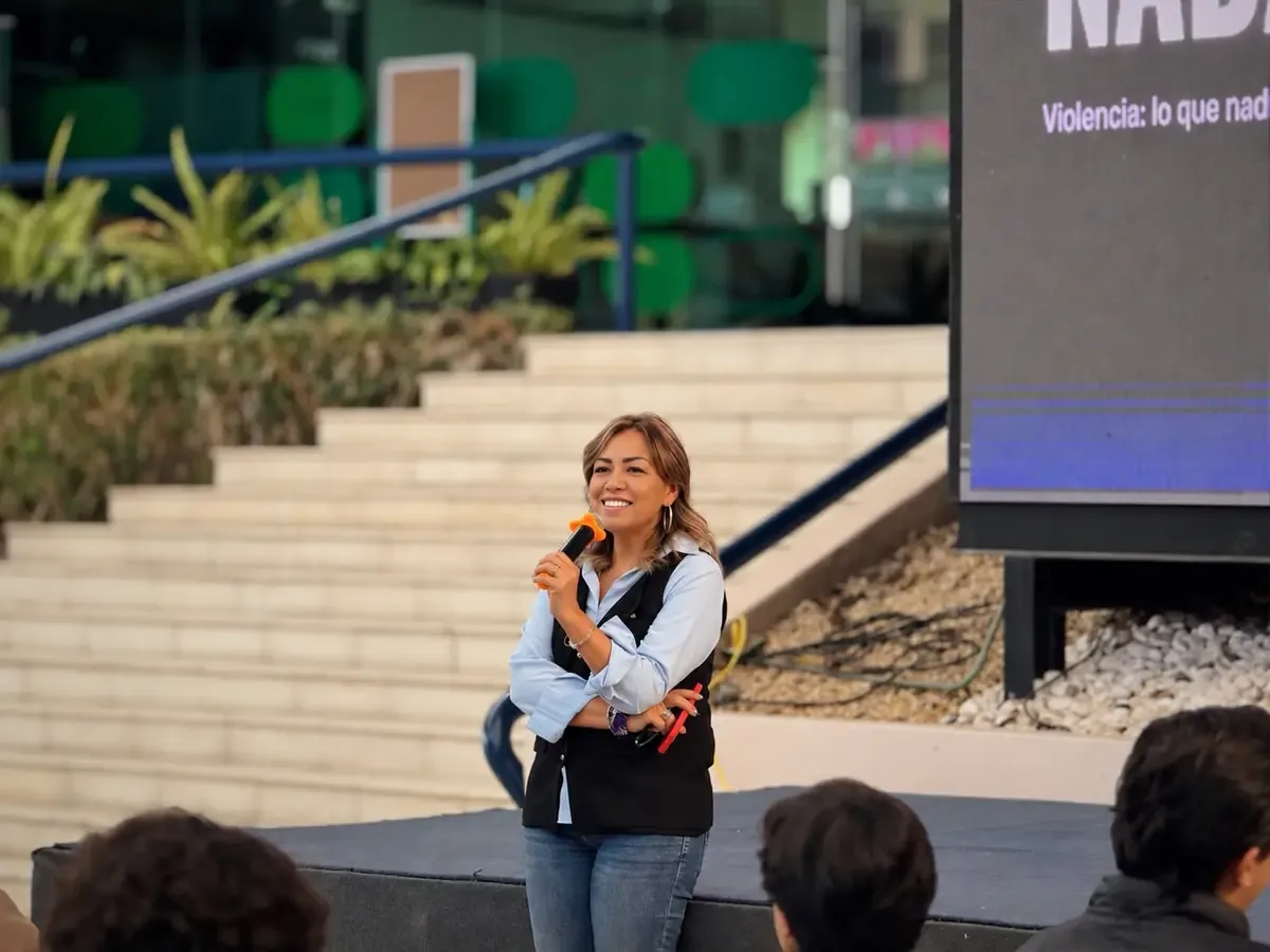 El proyecto incluye talleres artísticos y conferencias sobre violencia y acoso.