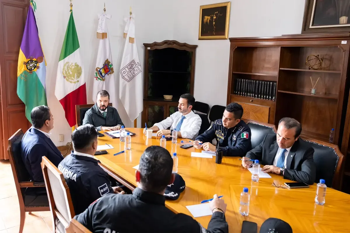 La autoridad busca preservar el Centro Histórico frente a la instalación de un tianguis plantón.