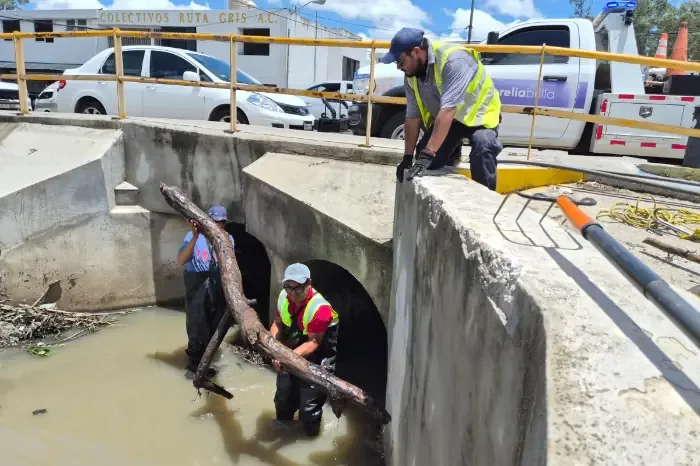 Las autoridades aseguran el correcto flujo del agua durante la temporada de lluvias.