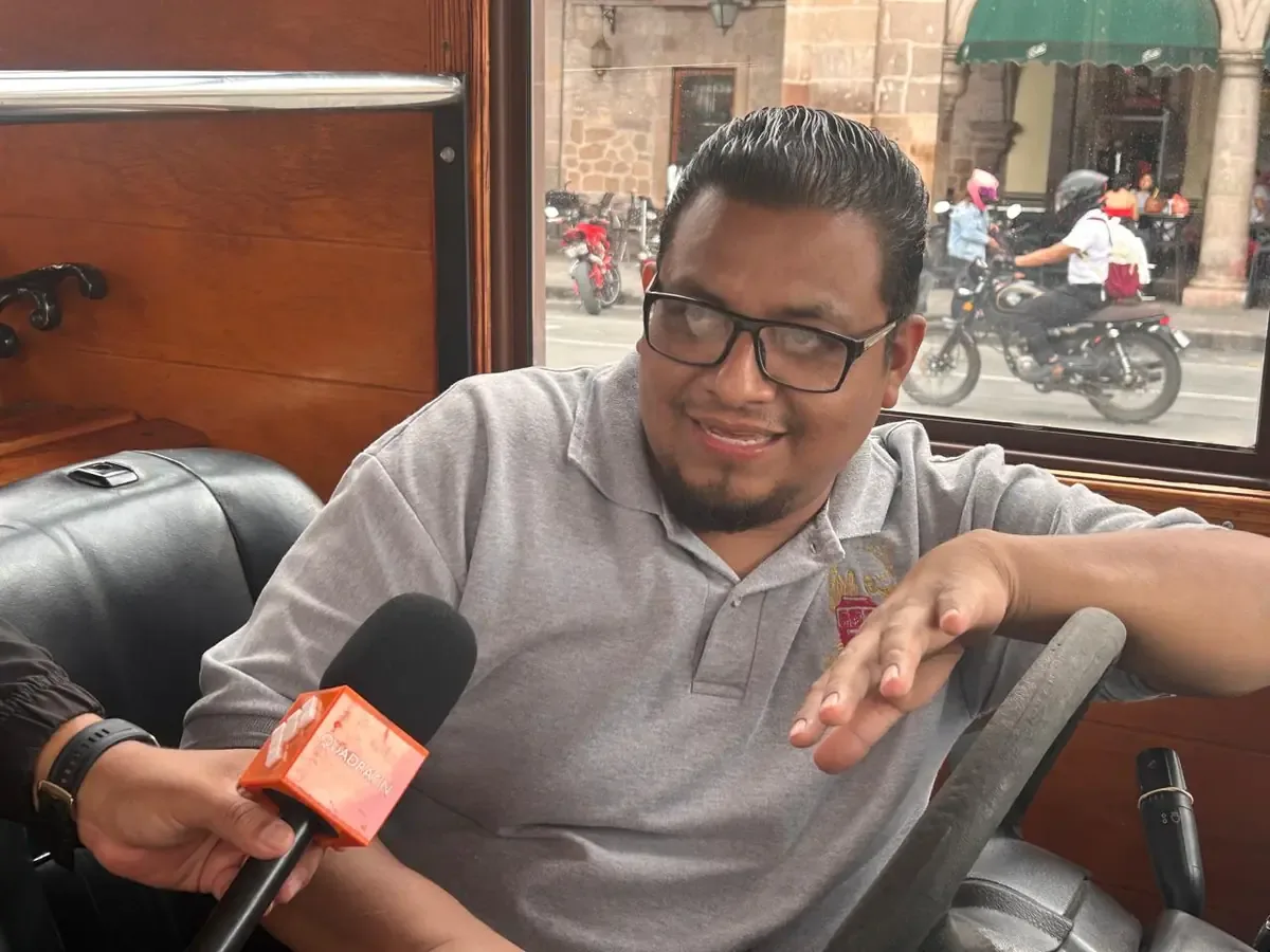 Los tranvías turísticos de Morelia revelan leyendas y experiencias inexplicables que cautivan a visitantes.