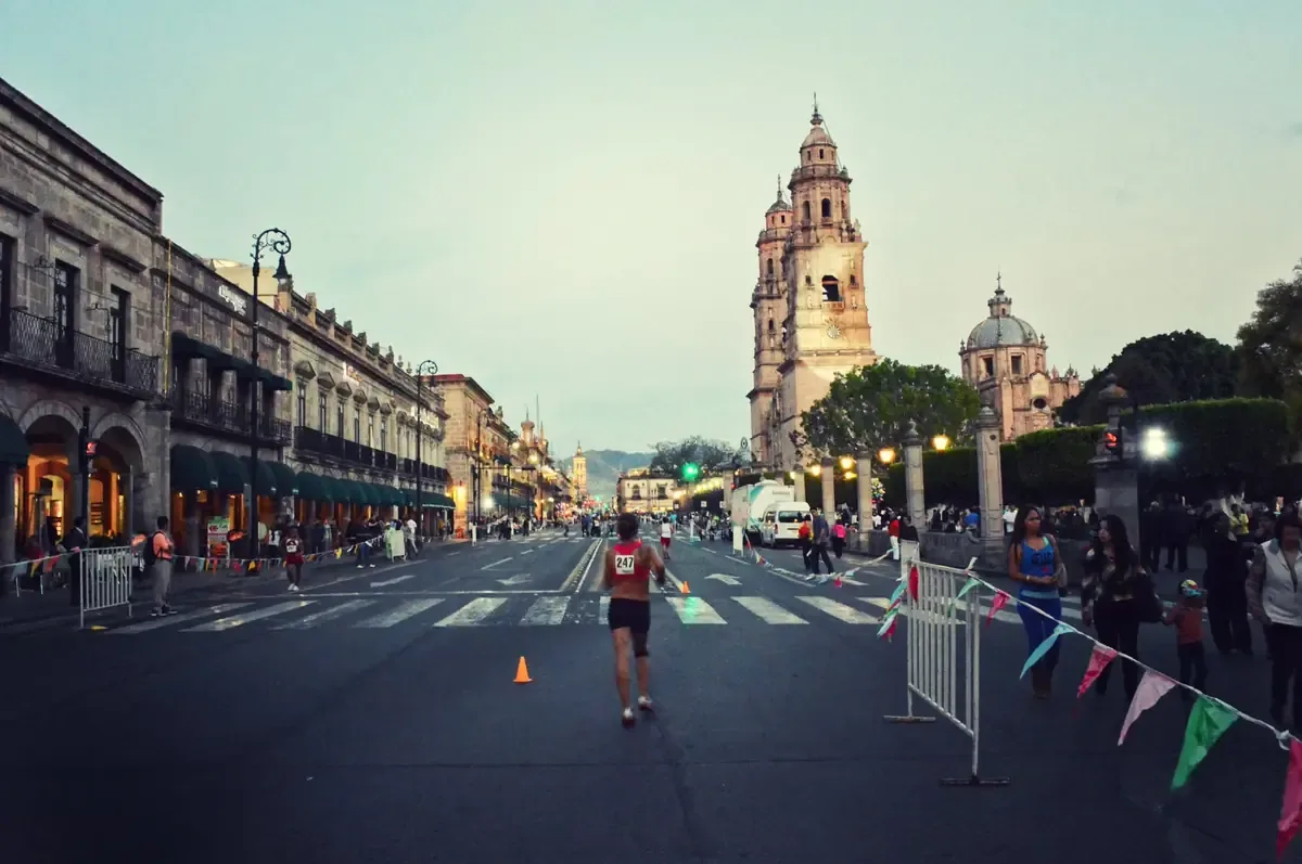 El Morelia Bike Marathon reunirá ciclistas y corredores del 14 al 15 de noviembre, impulsando el turismo deportivo en la región.