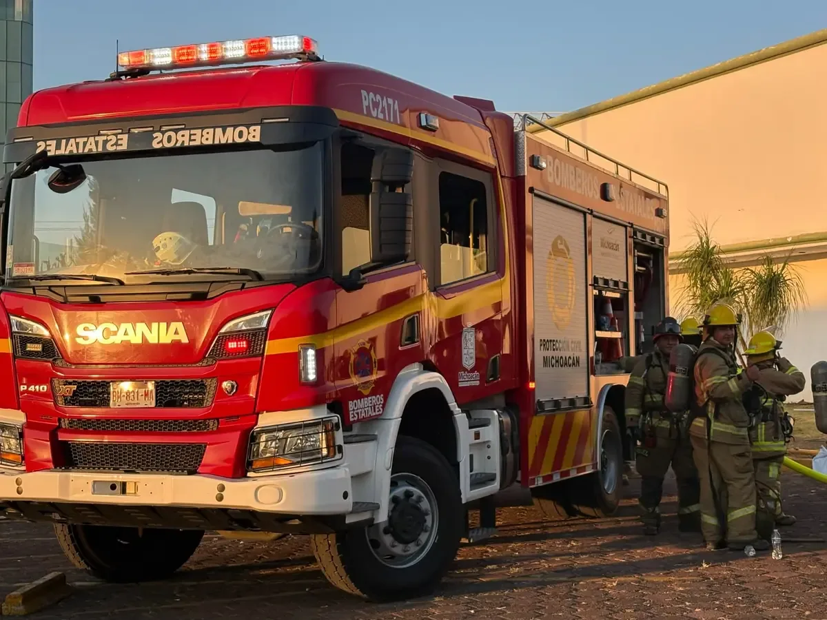 La Coordinación Estatal de Protección Civil pone a prueba su capacidad ante simulacro de incendio y rescate.