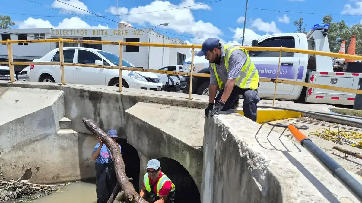 Acciones preventivas buscan asegurar el flujo adecuado de agua durante lluvias.