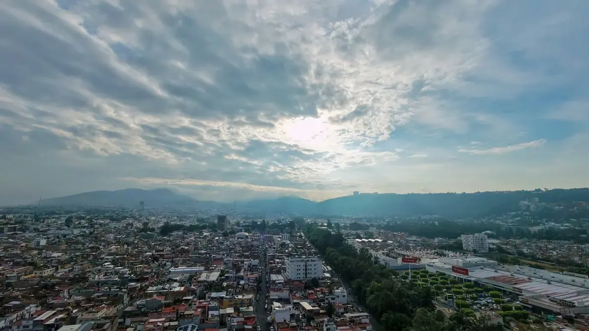 Las mañanas frías y posibles lluvias en la tarde marcarán el clima moreliano este jueves.