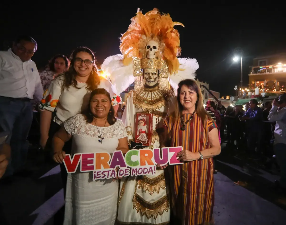El desfile destaca la riqueza cultural de Morelos y Veracruz, celebrando la conexión entre ambas entidades.