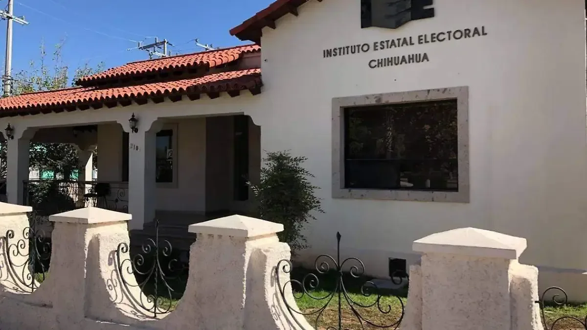 La dirección estatal de Morena propone revisar el artículo 61 del proyecto electoral por invadir facultades partidistas.