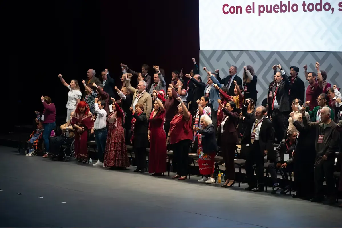 En su aniversario, Morena busca la cohesión ante el ascenso de la ultraderecha.