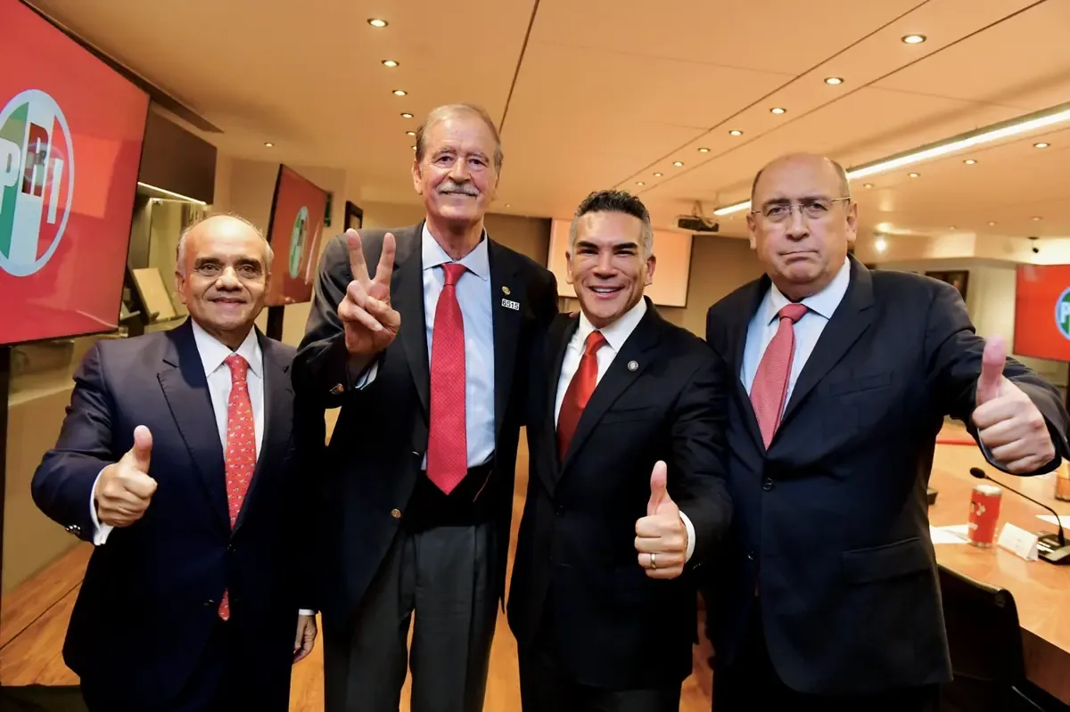 Morena rechaza la reunión de Vicente Fox con la dirigencia del PRI, alegando que perpetua al viejo régimen.