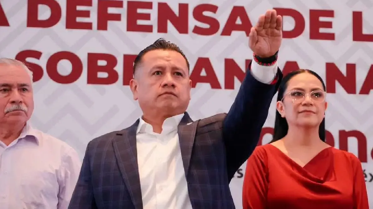 Su trayectoria incluye cargos en la Cámara de Diputados y la Fiscalía de Michoacán, destacando su labor del 2025.