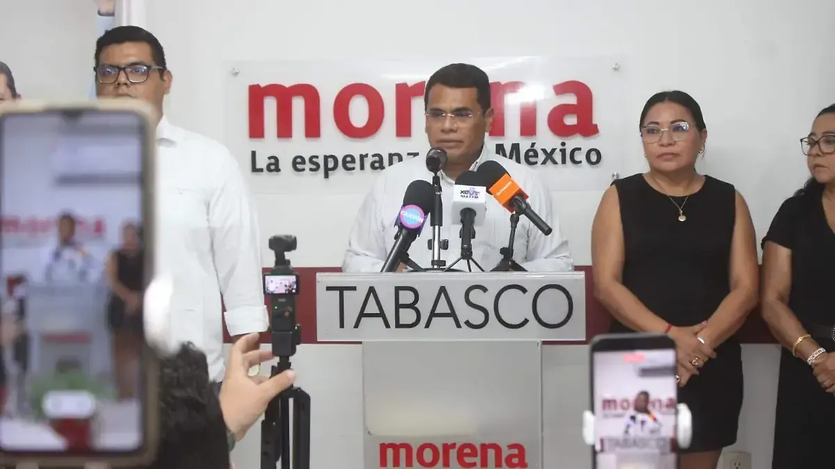 La decisión de Morena permitirá a los legisladores participar sin separarse de sus curules.