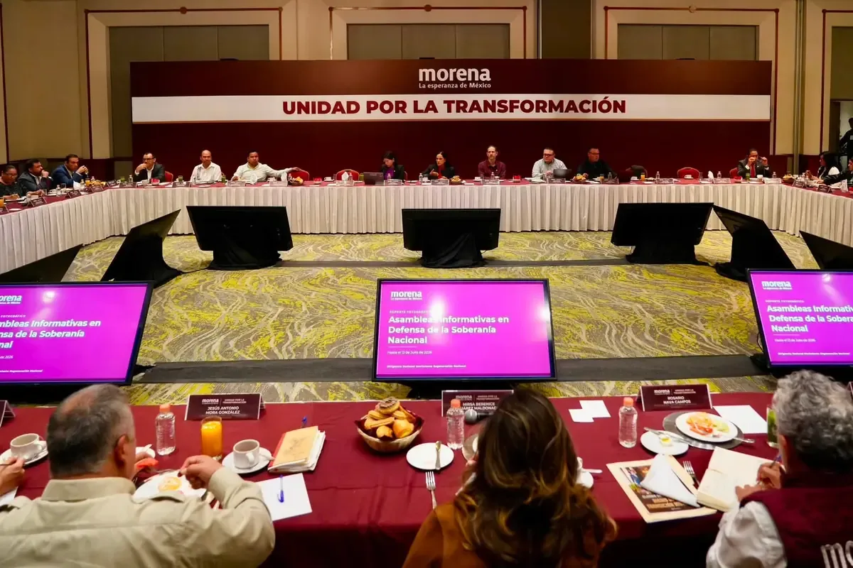 Las elecciones de 2027 serán cruciales para el futuro de Morena y la oposición en México.