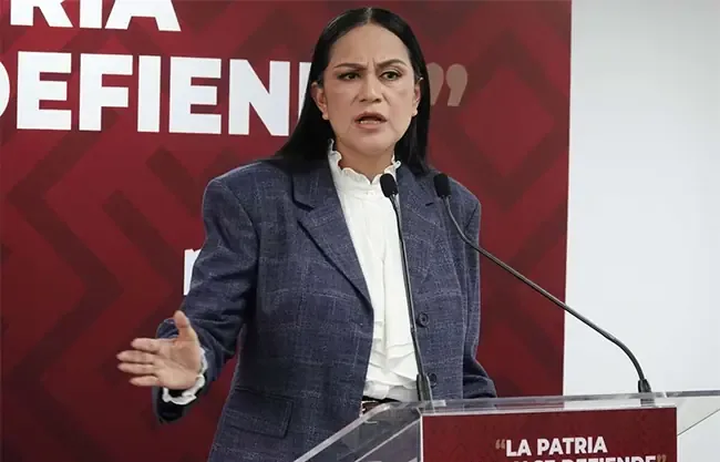 La dirigencia del partido pide que se aplique la ley al ex director de Pemex tras denuncia de su esposa.