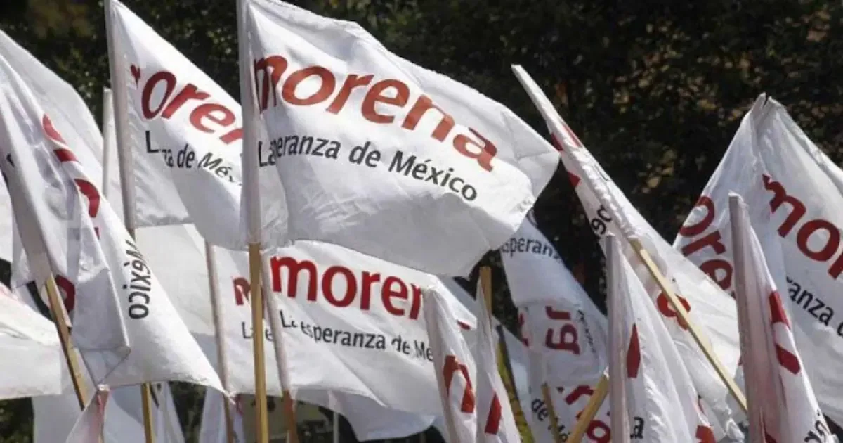 La disminución en la aceptación del partido oficialista refleja desafíos internos y externos a un año de elecciones clave.