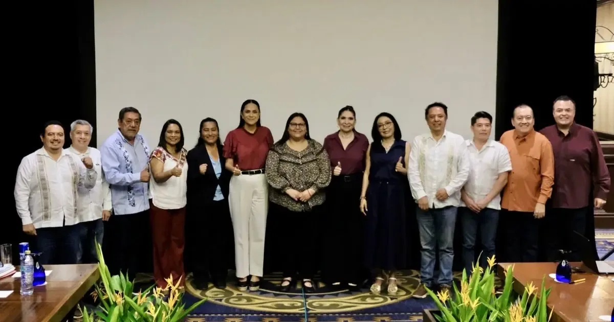 La cúpula del partido analiza candidaturas para la elección de 2027 en un cónclave en Acapulco.