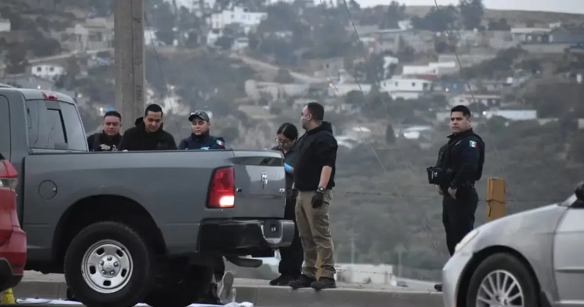Un hombre de aproximadamente 40 años sufrió un fatal accidente en el Libramiento Sur de Tijuana.