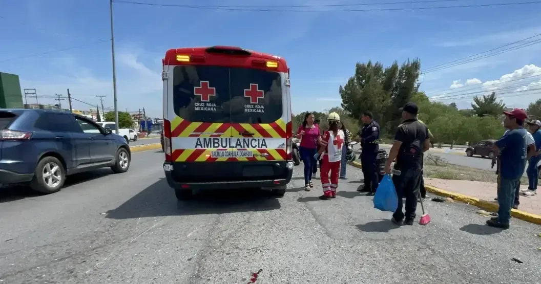 Un joven de 21 años resultó herido en un choque con otro motociclista en la colonia Chapultepec.