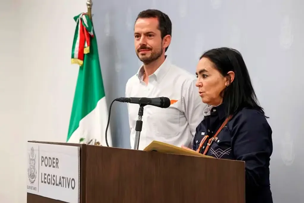Paul Ospital y Teresa Calzada presentan su estrategia política en la carrera por la gubernatura.