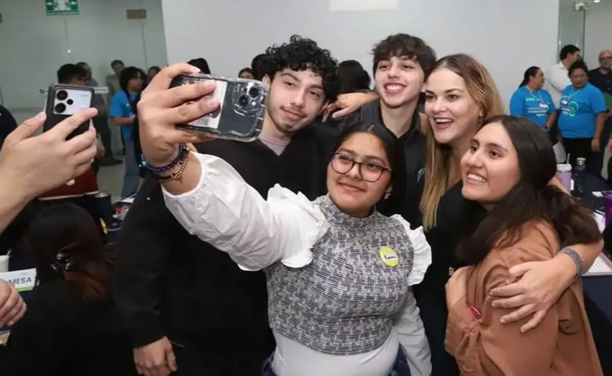 La nueva beca busca apoyar a jóvenes con buen desempeño académico en sus estudios.