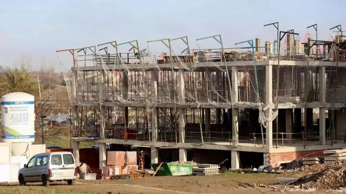 El alcalde de Mérida aplaude la nueva normativa que impulsa inversiones en vivienda y mejora la economía local.