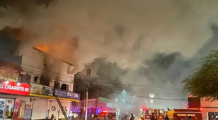 Un fuerte incendio en la colonia Moderna dejó daños materiales, pero no hubo heridos.