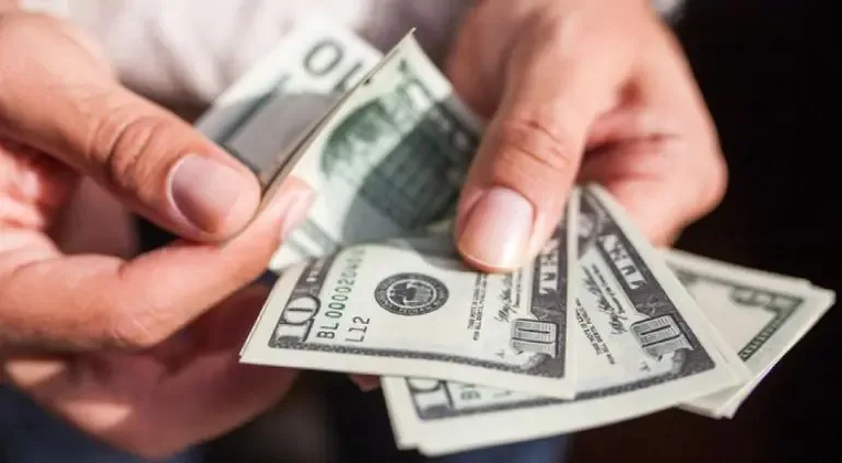 Estudio revela que más del 51% de las remesas enviadas a México beneficia a hombres.