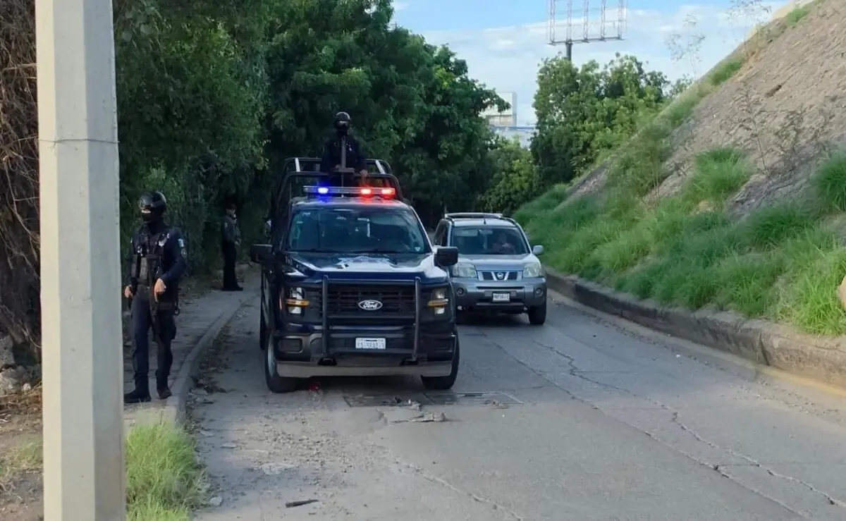 Un accidente ocurrido en un puente de Culiacán resultó en el fallecimiento de un joven oficial de la Policía Estatal Preventiva.