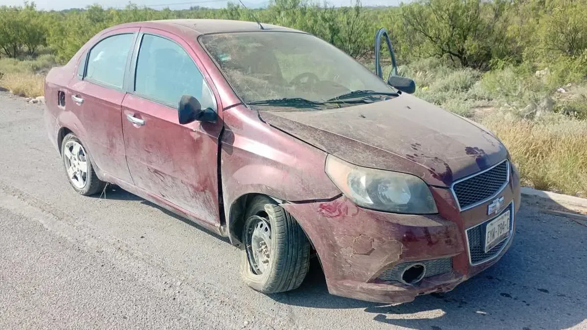 Una conductora sufrió un percance en Coahuila, pero únicamente presentó crisis nerviosa.