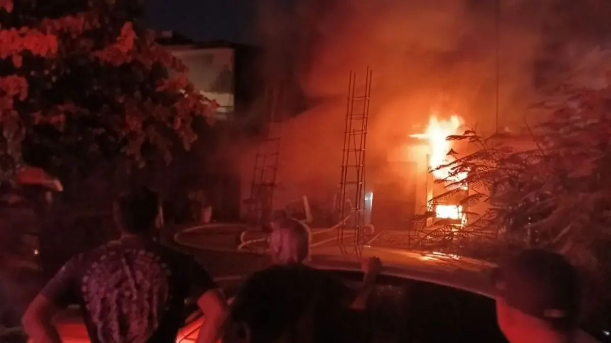 vecinos actuaron rápidamente y evitaron una tragedia mayor en la colonia Palacios.