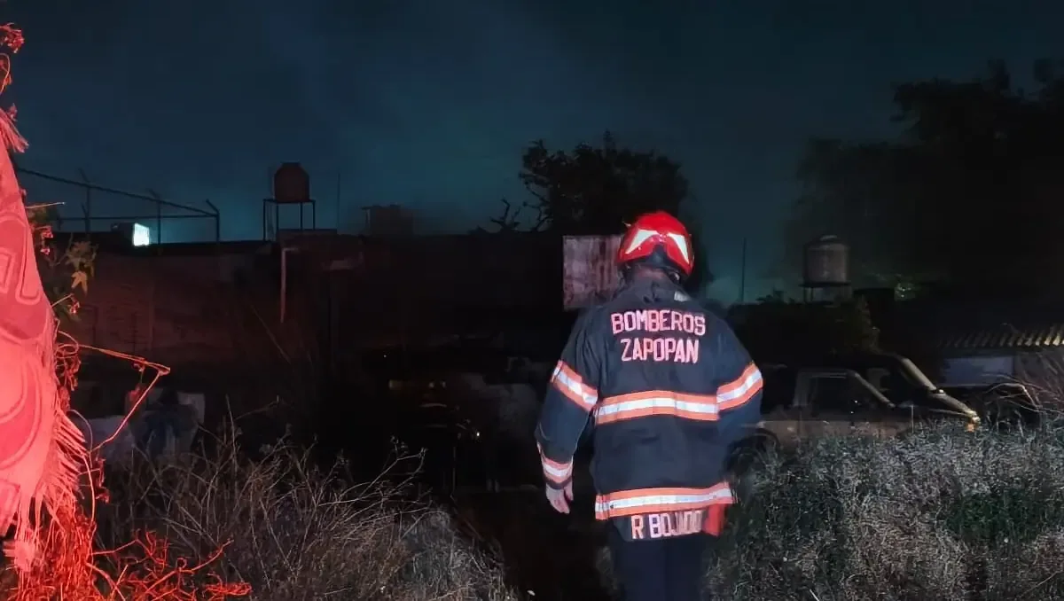 Un trágico incendio en Zapopan deja una víctima y deja heridas a otra persona.